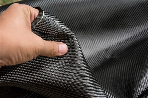  Carbon Fiber Komposiitit: Mitä Teet Kun Materiaali On Vahvempaa kuin Teräs, Mutta Kevyempää kuin Höyhen?